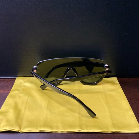 Black/Pearl Fendi Sunglasses